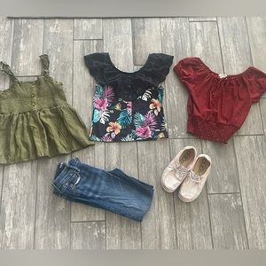 Girls bundle (M) 3 shirts—great condition! Perfect for “Back to School”!